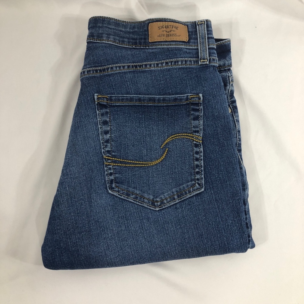 Signature Levi Modern Cut Boot Cut Jeans